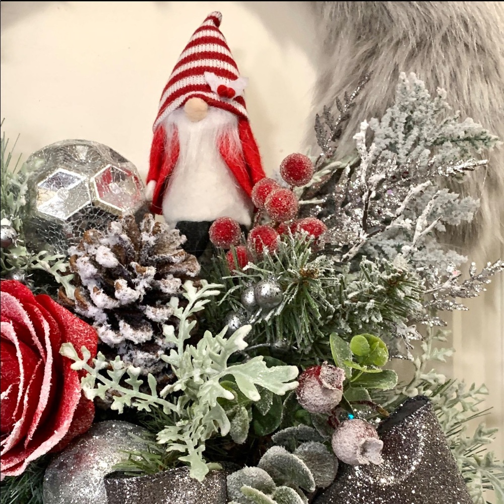 Handmade Holiday Gnome Wreath. - Picture 2 of 4
